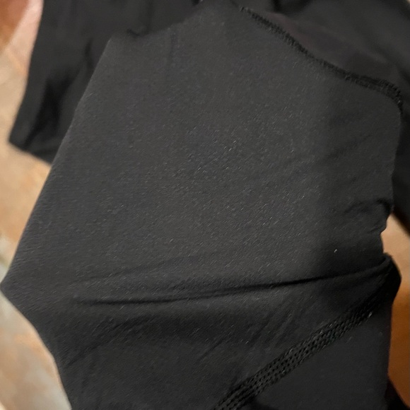 Lululemon nulux 23” crop black euc - Picture 5 of 8